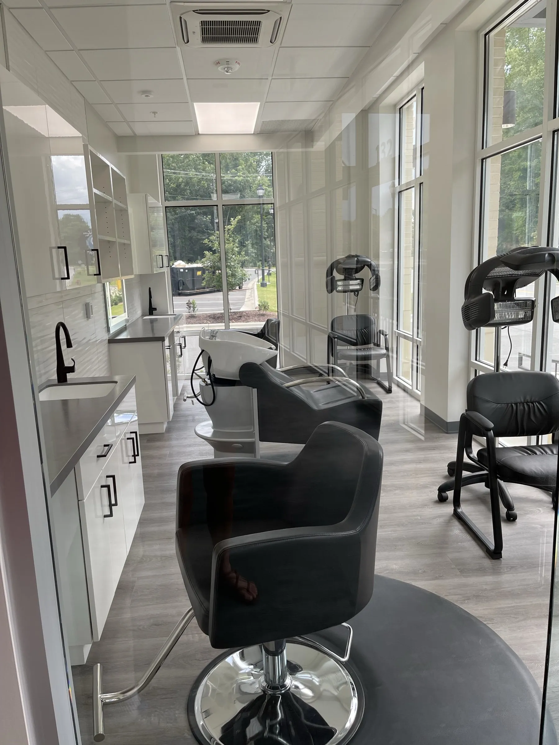 Suite 4 interior